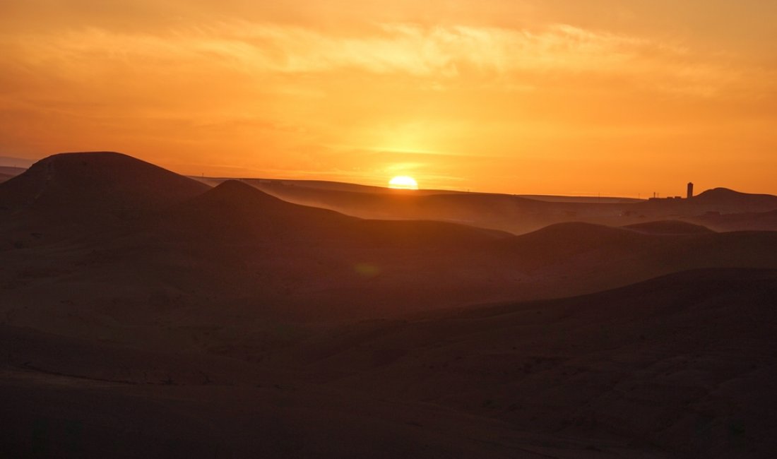 Il tramonto nel Deserto di Agafay. Credits Chris Dehney / Shutterstock