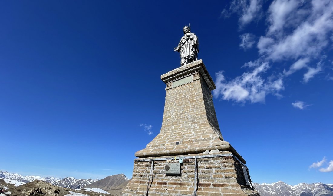 La statua del Redentore, sulla cima minore del Saccarello. Credits Erika Scafuro