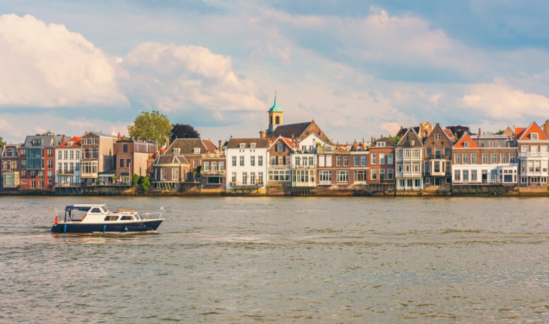 Dordrecht, case sulla Mosa. Credits Allard One / Shutterstock