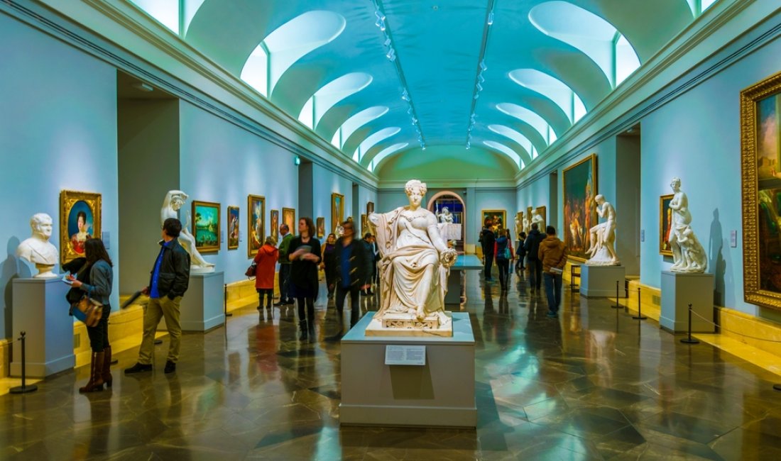 Una galleria del Museo del Prado. Credits trabantos / Shutterstock