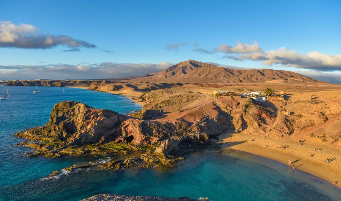 Le acque turchesi delle Spiagge del Pappagallo, presso Playa Blanca. Credits Egor Goryachev / Shutterstock