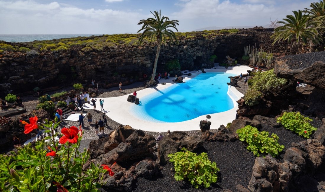 Il giardino dei Jameos del Agua, progettato da César Manrique. Credits Tommy Larey / Shutterstock 	