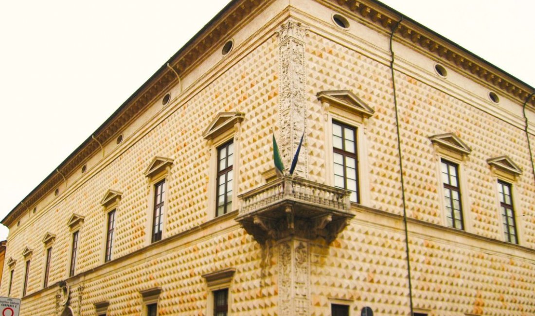 Ferrara, Palazzo dei Diamanti © Rivoglio la Barbie