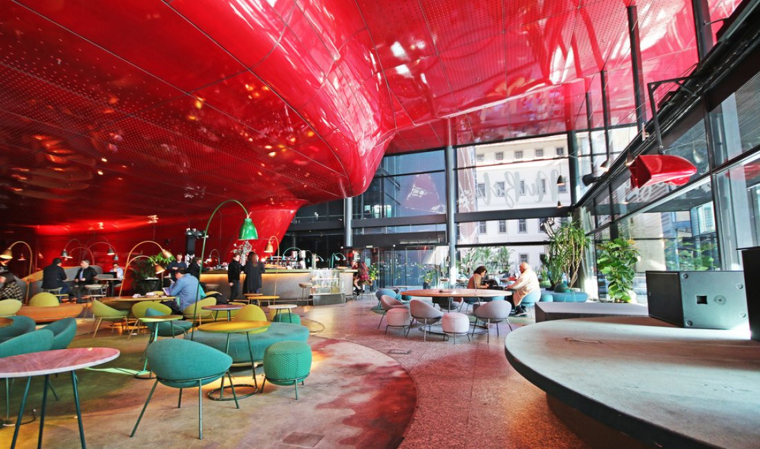 La caffetteria del museo Reina Sofia. Credits Alastair Wallace / Shutterstock