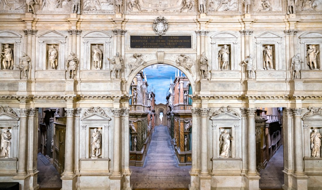 Vicenza, il Teatro Olimpico. Credits Leonid Andronov / Shutterstock