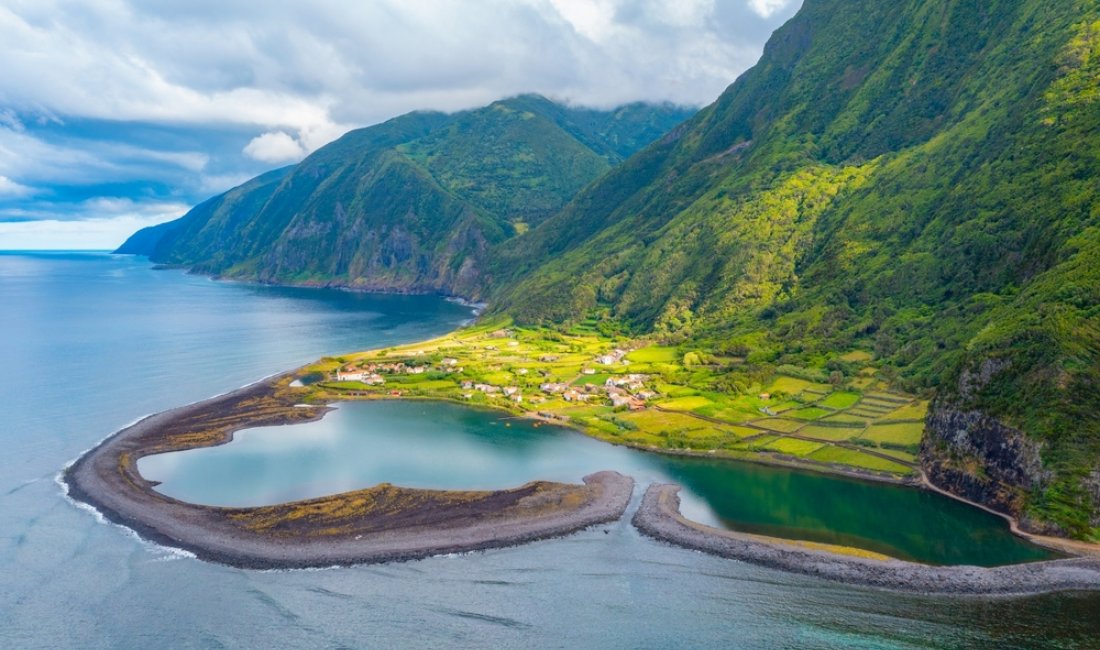 La Fajã da Caldeira de Santo Cristo. Credits trabantos / Shutterstock