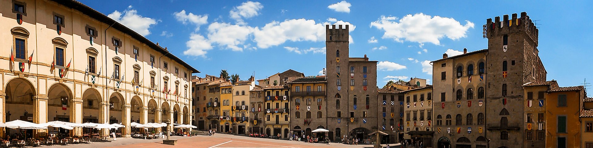 Arezzo in giro per Piazza Grande e il centro storico Guide Marco